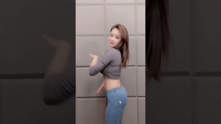 大胸巨乳2021【激臀 抖奶】tik tok走光露点抖音快手TiKToK
