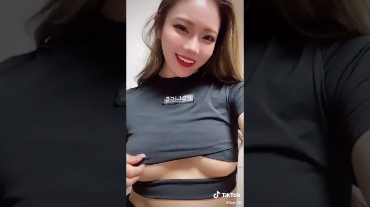 【52日目】ノーブラで下乳ｗｗ【100日後にアウトな動画をあげる】#Shorts