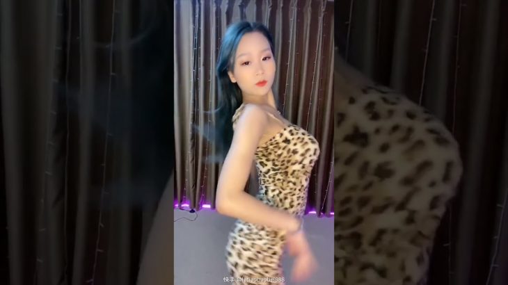 【抖音乳摇】巨乳美女抖奶舞福利視頻集合 @酷6辣条