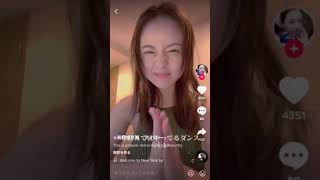 【TikTok 】デカすぎ！！埋もれたくなる巨乳！
