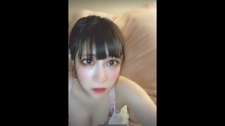 谷間ポロリ生配信TikTok カップ