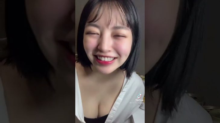 [TikTok]胸ちら