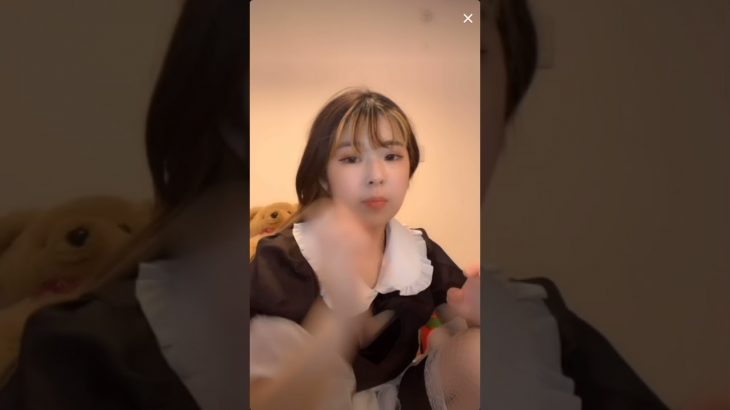 この子はTikTokライブ配信中にポロリしてしまう(スキップしないで最後まで見るとポロリ確定)