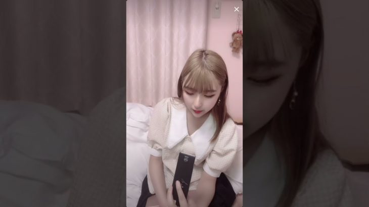 この子はTikTokライブ配信中にポロリしてしまう(スキップしないで最後まで見るとポロリ確定)