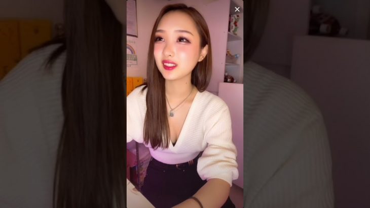 この子はTikTokライブ配信中にポロリしてしまう(スキップしないで最後まで見るとポロリ確定)