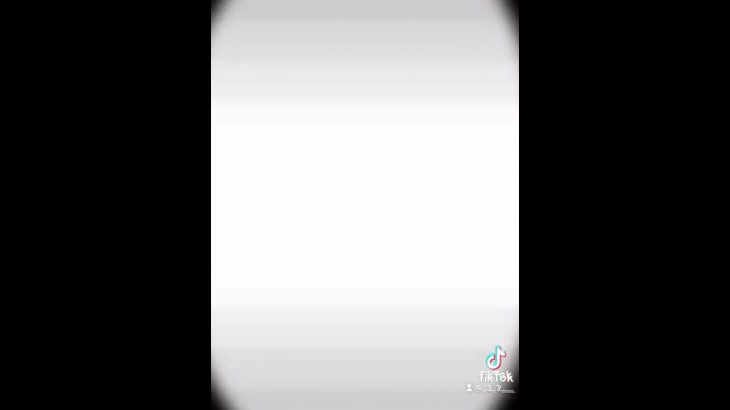 ビーチでおっぱいポロリビキニ