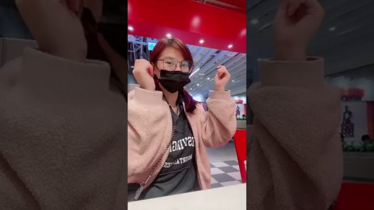 【巨乳】揺れるおっぱいをで永遠ループ!【乳揺れ】