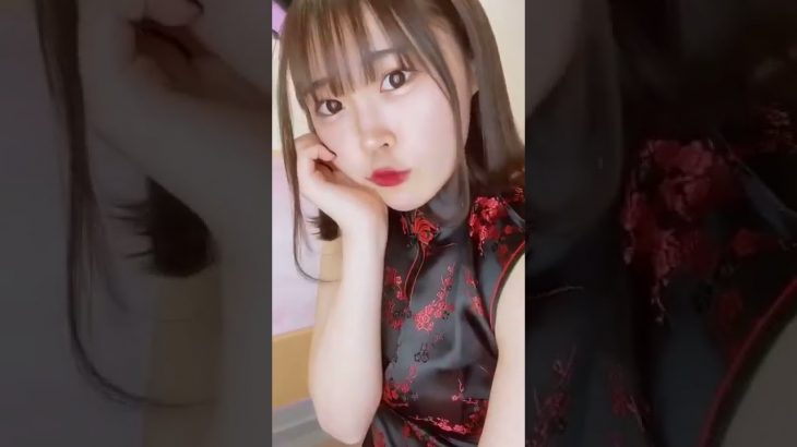 チャイナ服のライン巨乳