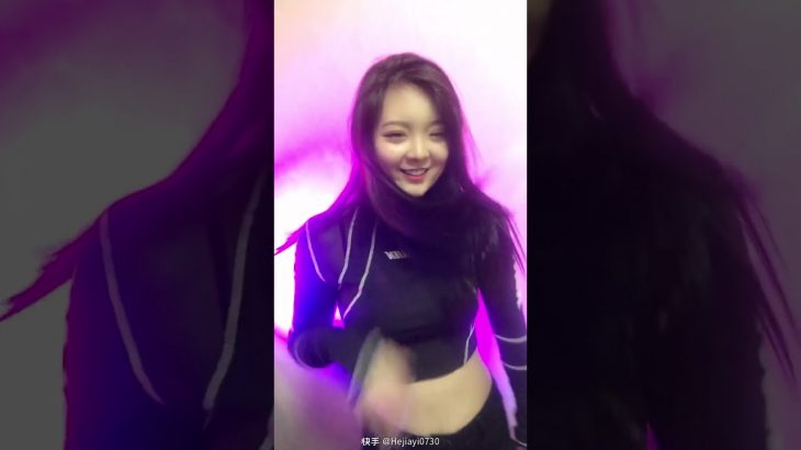 【抖音乳摇】巨乳美女抖奶舞福利視頻集合 @何佳怡小芭比