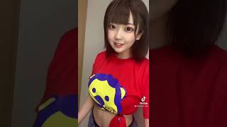 おっぱいポロリ女子