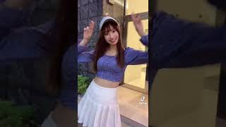 おっぱいポロリ女子