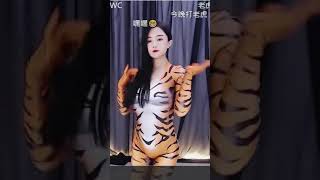 古阿扎-04　巨乳美女　 爆乳ライバー   セクシーダンス    ライブチャット