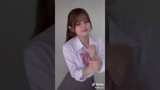 可愛いJKのちょうどいいオッパイとか #胸チラ#見えてる