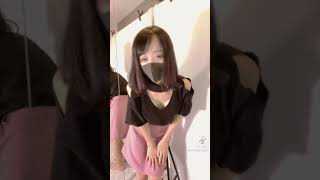 チャンネル登録してくれたら胸チラします #Shorts