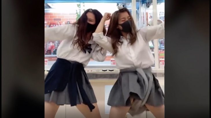 【TikTok】JK腰振りダンス❕パンチラ