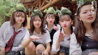 【TikTok】JKすわり❕パンチラ