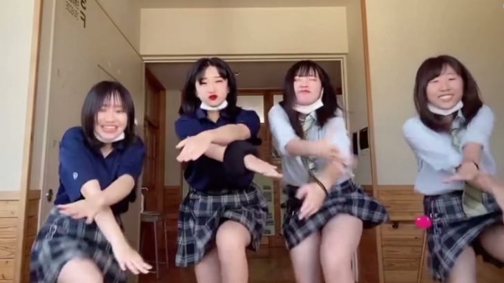 【TikTok】JK❕パンチラ❕まるみえ