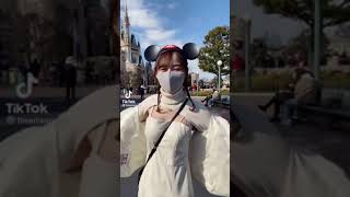ディズニーにノーブラで行く猛者　#shorts