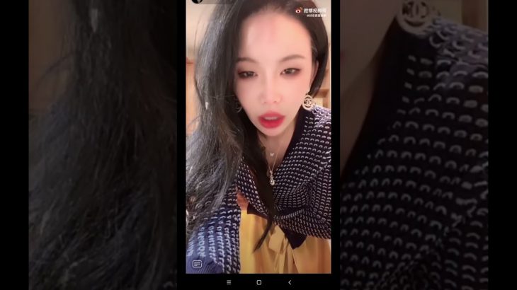 ライブ配信中の胸ちらがやばすぎる#中国美女 #おもしろ動画集 #ネタ動画