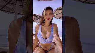 巨乳比基尼美女