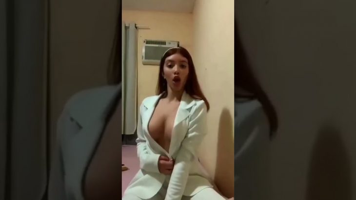 Big Boobs outfit change/巨乳衣装変更 #TikTok #shorts