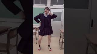 先生、パンチラしてるのはこのJKです↑