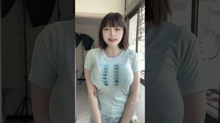 美少女 TikTok 143＃胸チラ＃パンツ#胸ちら#Shorts