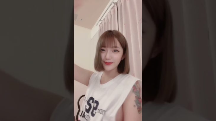 【TikTok】横からポロリ