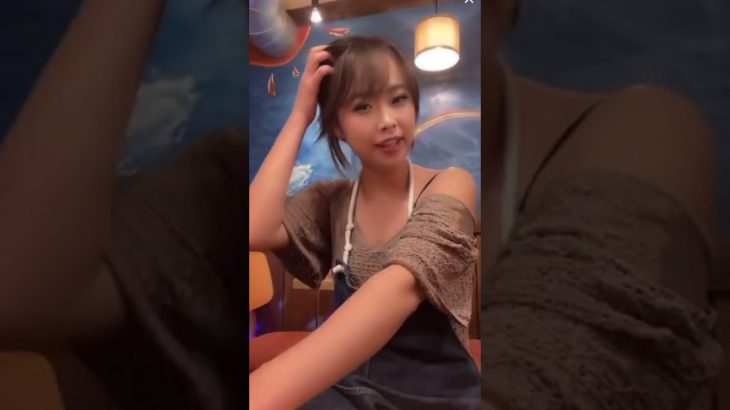 【TikTok LIVE】美人居酒屋店員酔っ払って胸チラ