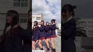 【TikTok】パンチラしそうなJK