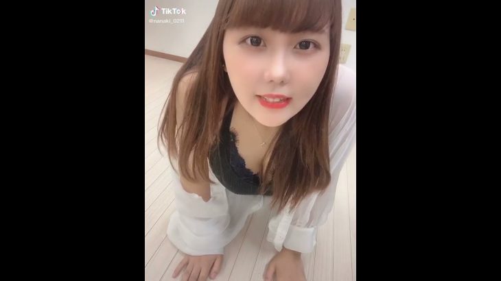 【腕立て】もしかしてポロリしてる…？🤭💕【なな茶TikTok】#Shorts