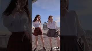 【TikTok】見えちゃった【パンチラjk】あいっあいっ