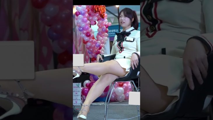 ポニーテールの美女のパンチラ #tiktok #放送事故 #パンチラ #チャンネル登録お願いします