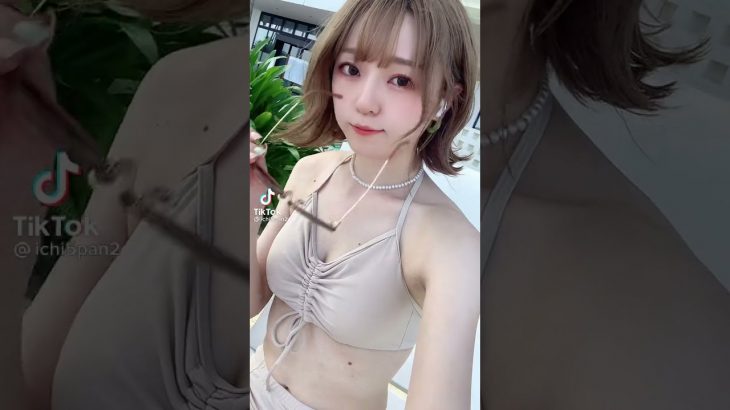 おっぱいポロリハプニングビキニ