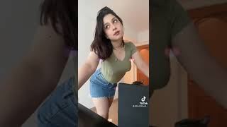 ノーブラ ちくびでてますよ Tik Tok ポロリと