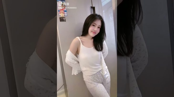 美少女 TikTok 560＃胸チラ＃パンツ#胸ちら#Shorts