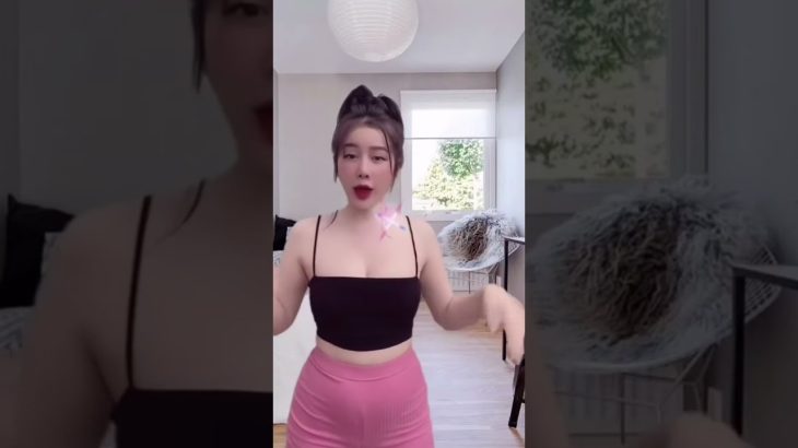 美少女 TikTok 575＃胸チラ＃パンツ#胸ちら#Shorts
