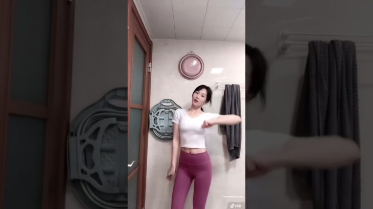 美少女 TikTok 595＃胸チラ＃パンツ#胸ちら#Shorts