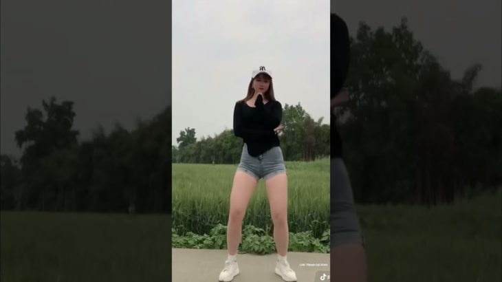 美少女 TikTok 645＃胸チラ＃パンツ#胸ちら#Shorts