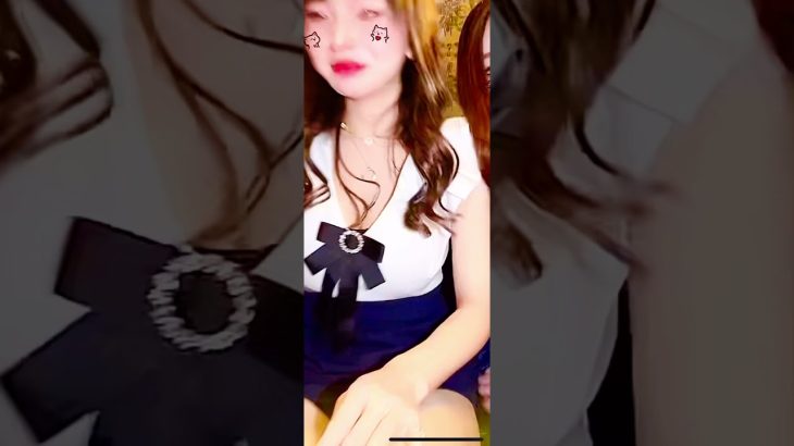 パンチラ見えっぱなしキャバ嬢-アップ画像調整版