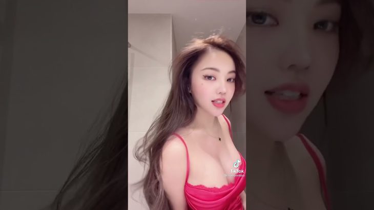 巨乳美女 Big tits beauty