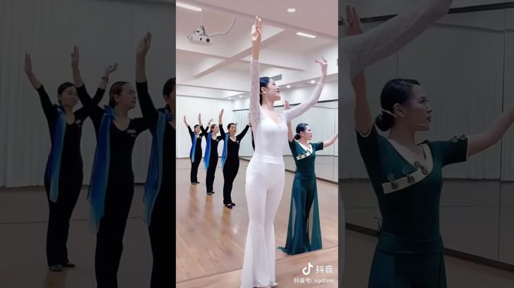 美少女 TikTok 875＃胸チラ＃パンツ#胸ちら#Shorts