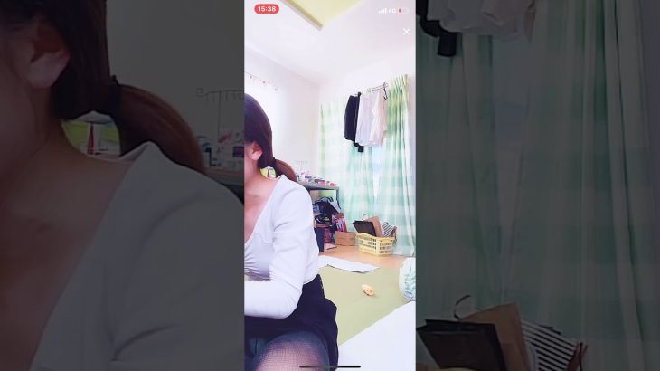 タイツからの白パンチラ