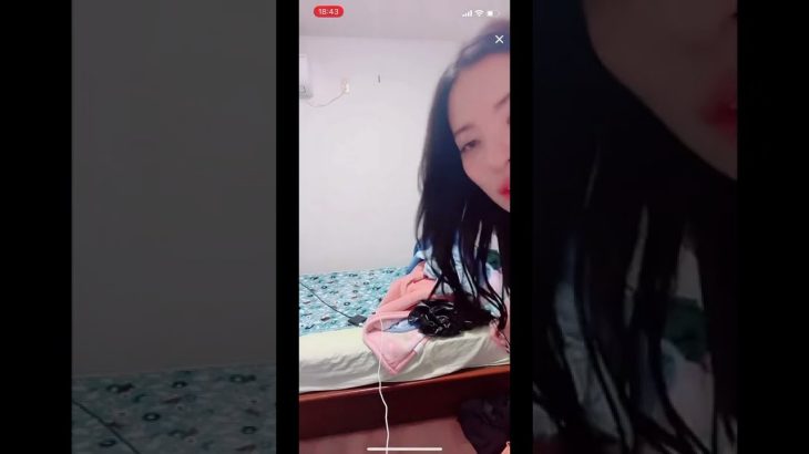 【TikTok】生配信中に乳首ぽろり #shorts