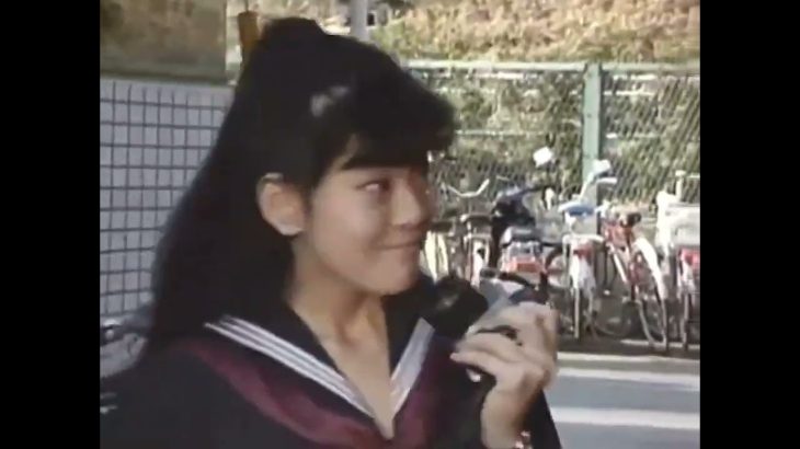 懐かしドラマのセーラー服女子高生達のパンチラシーン